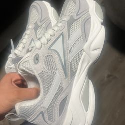 REEBOK  ASICS RUNNING SNEAKER DESIGNER