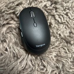 Targus Comfort Multi-Device Antimicrobial Wireless Mouse, Midsize, Black, AMB582