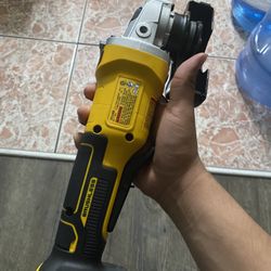 DCD408 Dewalt 4 1/2 grinder