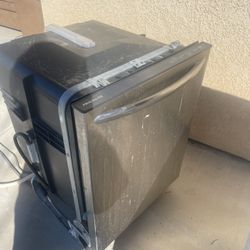 1 Year Old Frigidaire stainless steel Dishwasher
