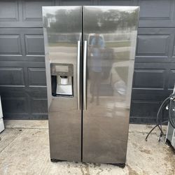Samsung Refrigerator Good Condition Everything Works Fine 