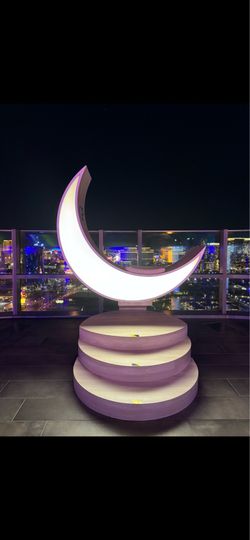 Moon seat