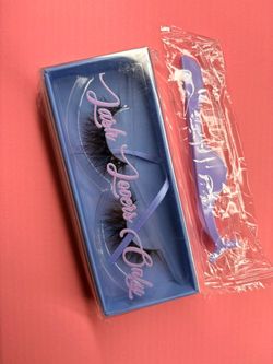 Lash Lovers Only Eyelashes with Applicator