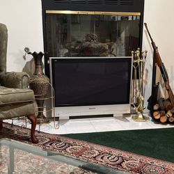 TV  Panasonic Viera 37 Inch HDMI