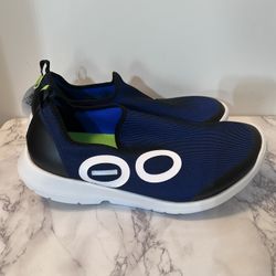 OOFOS Men’s Slip On Shoes Size 9.5 Brand New Light Weight 