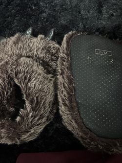 Claw slippers worn has a lil hole good condition tho