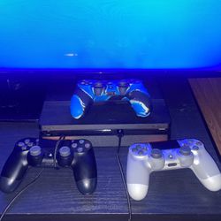 PS4 Slim 1tb  With Extras 
