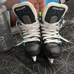 Bauer Youth 12 Hockey Skates