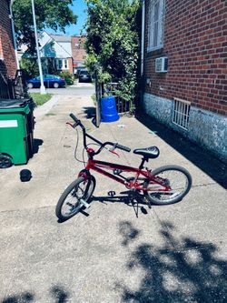 Kids / Youth Razor Aggressor 20" BMX Bike (Metallic Red)