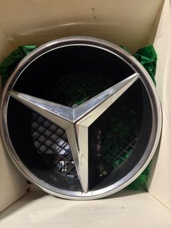 Mercedes-Benz Front Grille Star Emblem