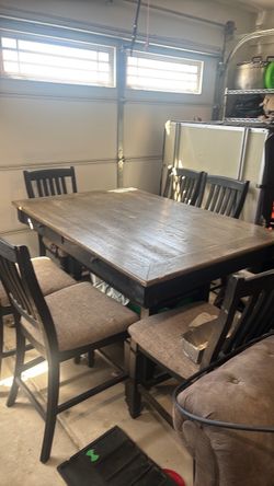 Dining table set