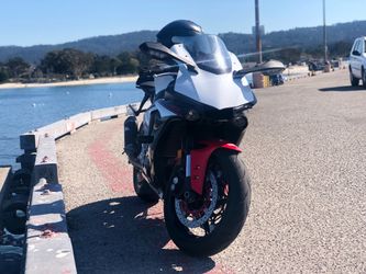 Yamaha R1 2016