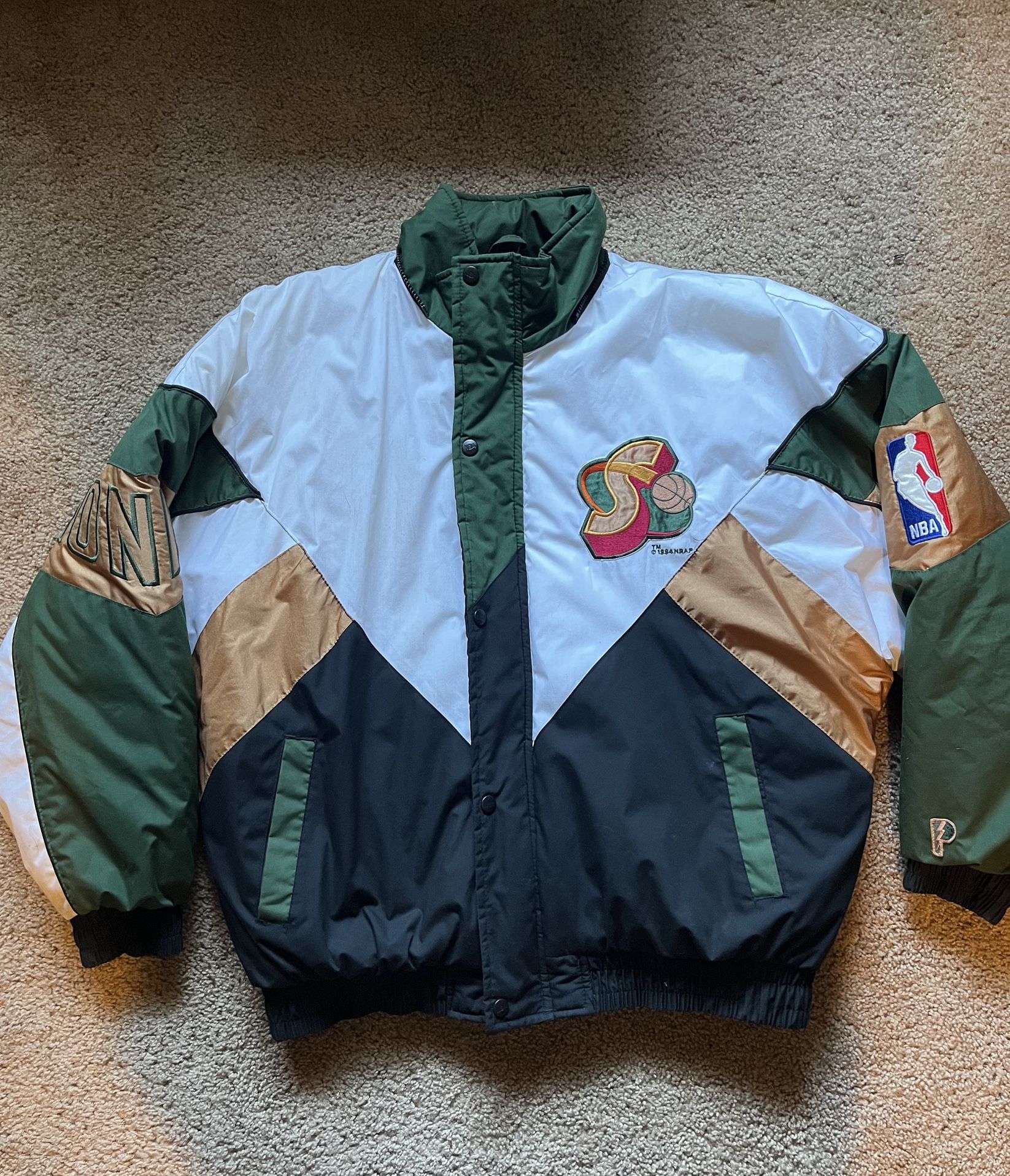 RARE SONICS PUFFER JACKET SIZE XL