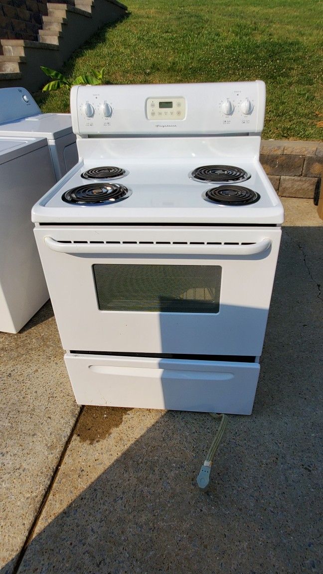Frigidaire 30" 4 Elements LIKE NEW!!