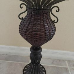 Wicker/Wrought Iron Home Decor