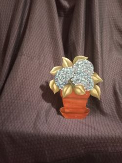Vintage 1980's Wood Hydrangea Flower Decor
