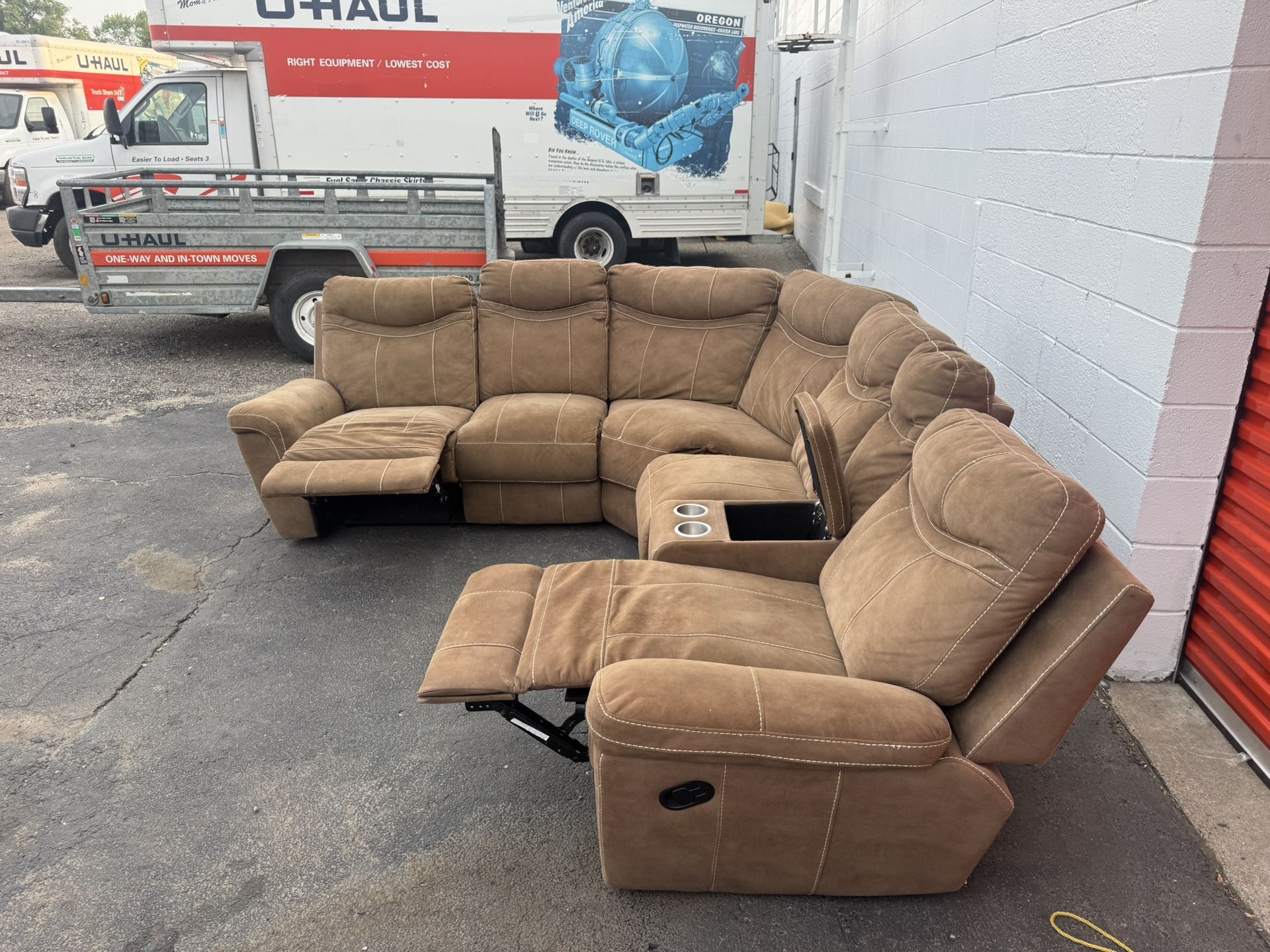 Tan Sectional Recliner With Cupholders