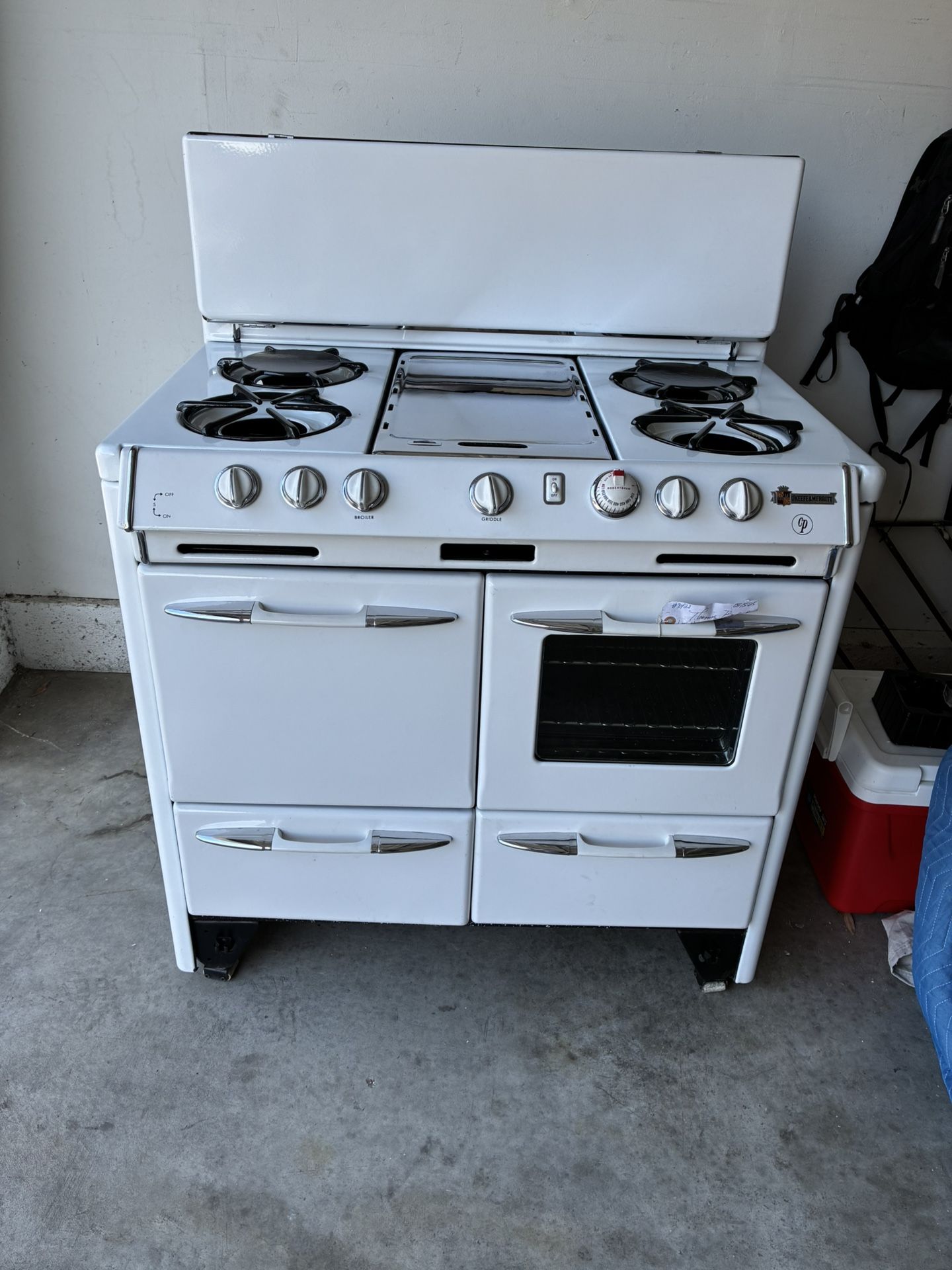 1940s O’Keefe and Merritt Stove