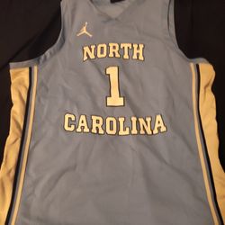 Men's UNC Tar Heels Jersey Size Large 