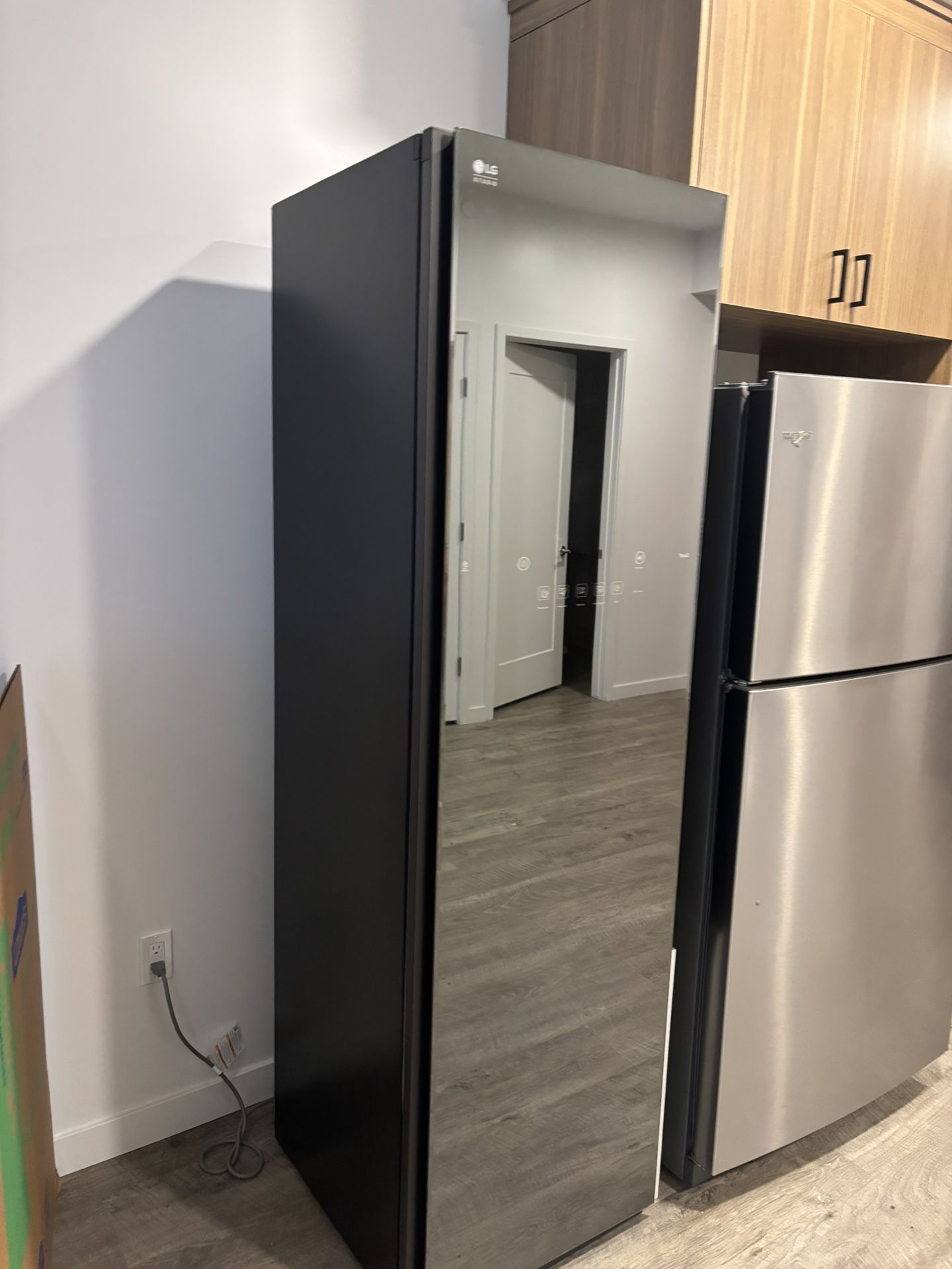 LG Styler SMART Steam Closet