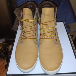 TIMBERLAND SNEAKERS -$20