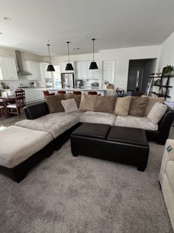 Couch set