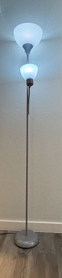 Lamp with smart matter app controlled bulbs