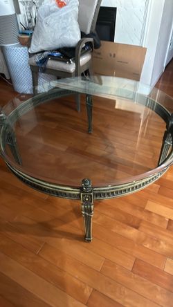 Glass meatal round coffee table