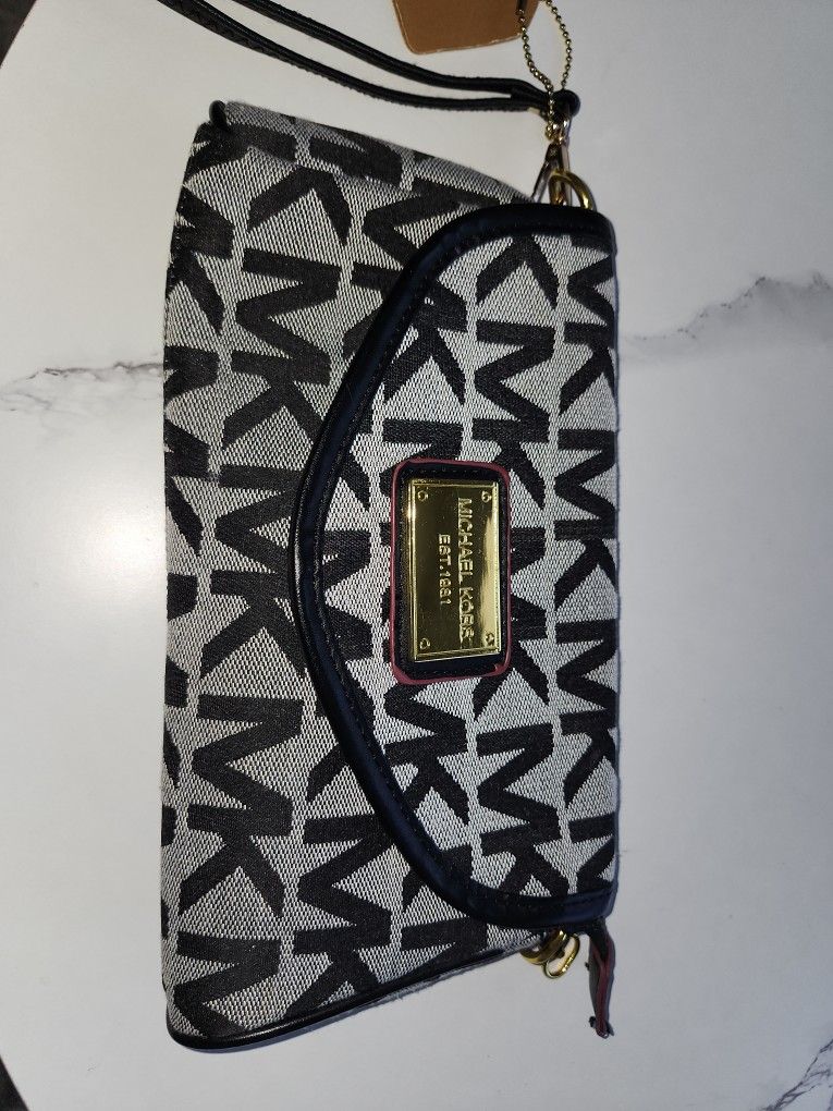 Michael Kors Wristlet 