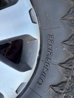 Set of 4 18" Ford Wheels and Tires