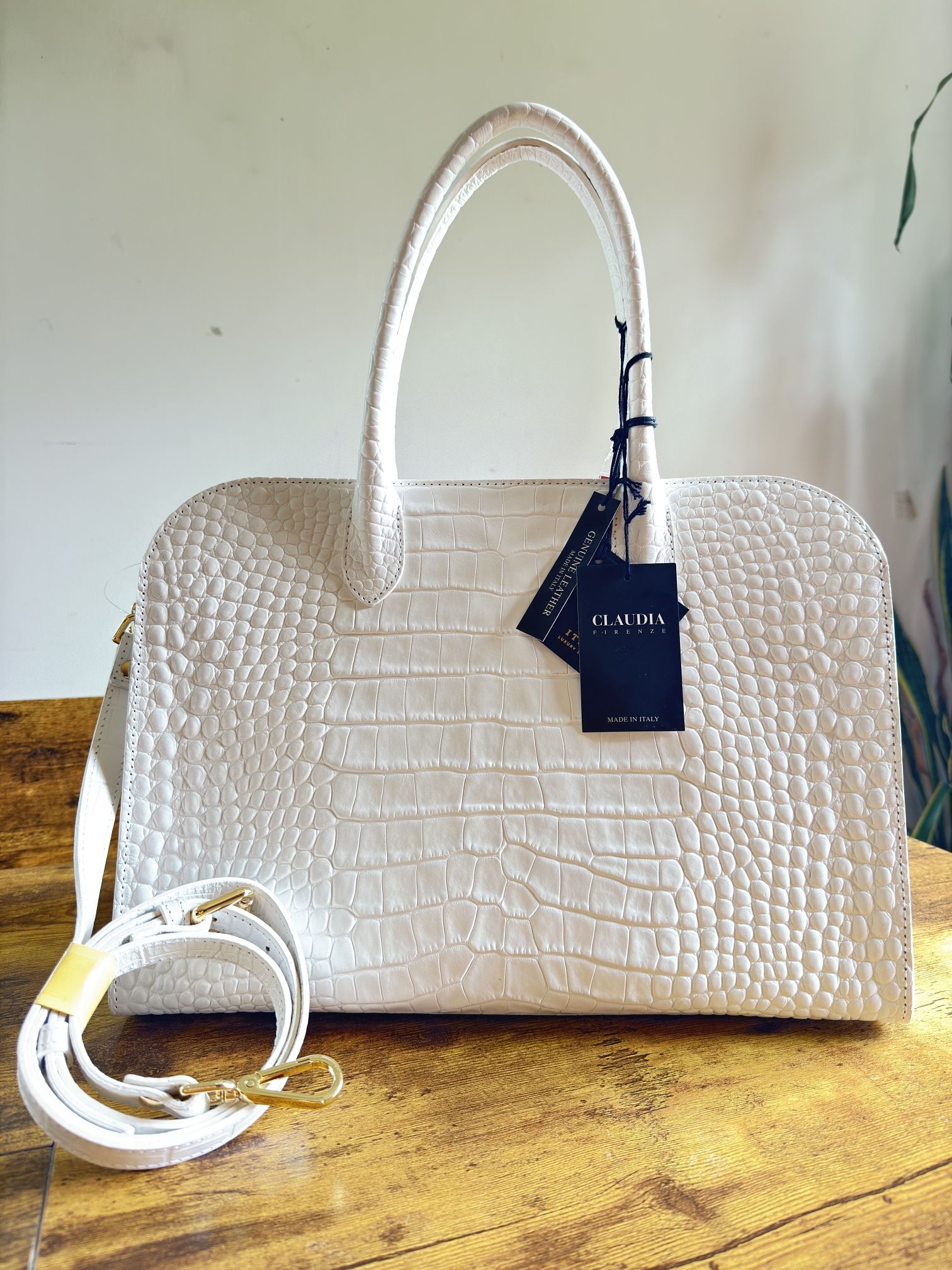 Claudia Firenze Leather Embossed Bag Croc Pattern white color NWT