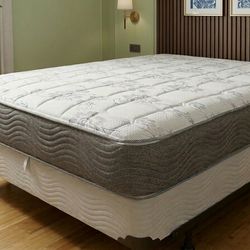 New queen mattress and box spring 2 pc