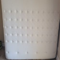 BRAND NEW SEALY QUEEN MATRESS BOX SPRING 