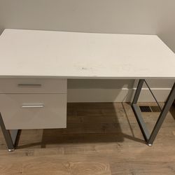 Solid white medium desk