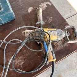 DEWALT 9 Amp 1/2 in. Spade Handle Drill Concrete Mud Mixer