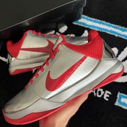 Kobe V Protro Caitlin Clark PE ‘ROTY’ SIZE 9 MENS