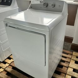 GE 7.2 cu. ft. Vented Electric Dryer in White with Auto Dry and 120ft Venting (Model: GTD38EASWWS)