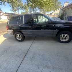 Jeep Grand Cherokee Laredo