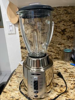 Licuadora Oster con frasco de vidrio .
