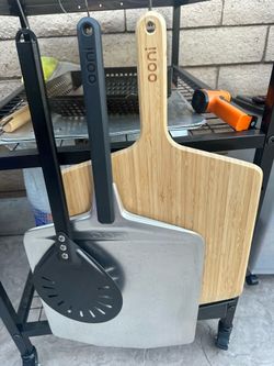 Pizza oven accessories