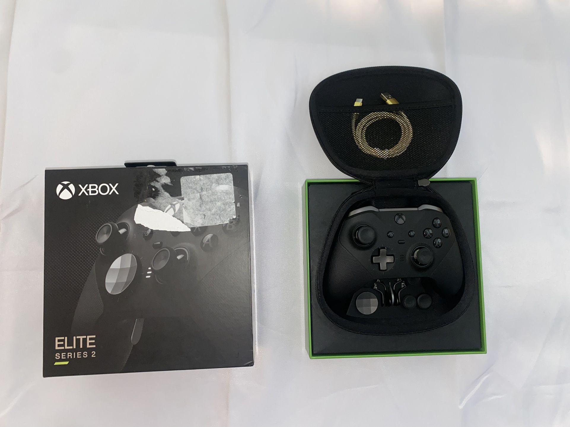 Xbox One Elite Series 2 Controller Complete w/ Attachments & Case