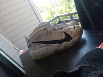 Size 10 jordans 20$Nike is 10$  size 7 half