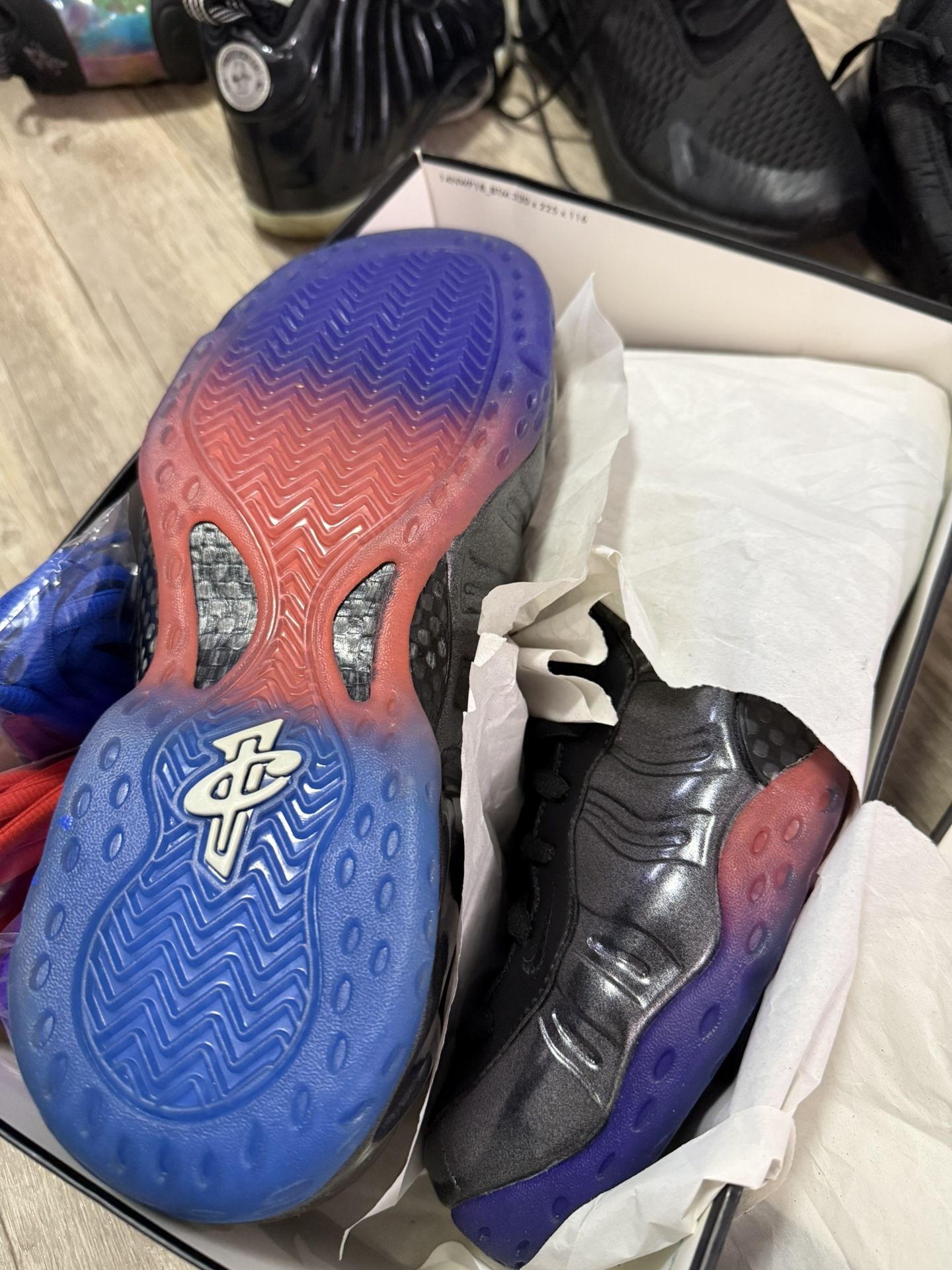 Nike Air foamposite one gradient soles size 11