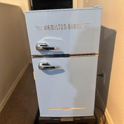 Hamilton Beach Retro Mini Fridge 
