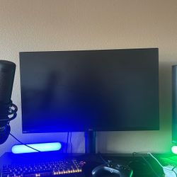 27.2” LG ULTRAGEAR (2560x 1440) 