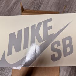 Nike SB low Nardwuar Size 7