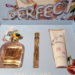 MARC JACOBS PERFECT