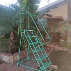 Rolling Ladder 6 Steps  Perfect Condition  145.00