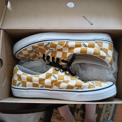 Vans. Checkered Size 10 Both White And Black Laces Gotta love The Classic Vans