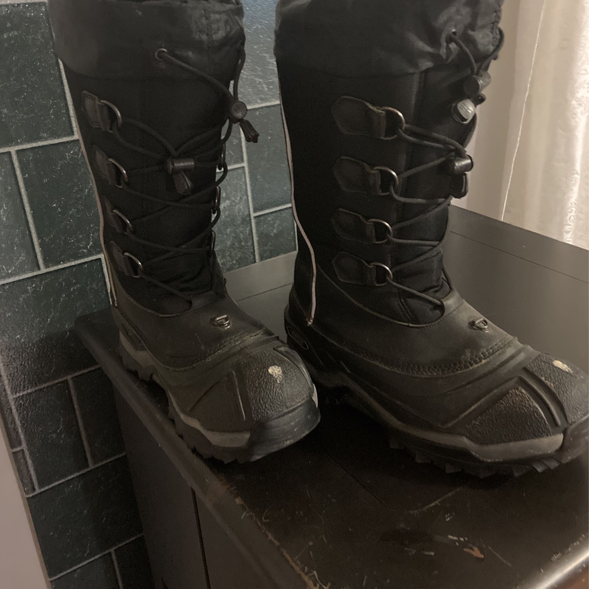 Mens Snow Boots Size 9 